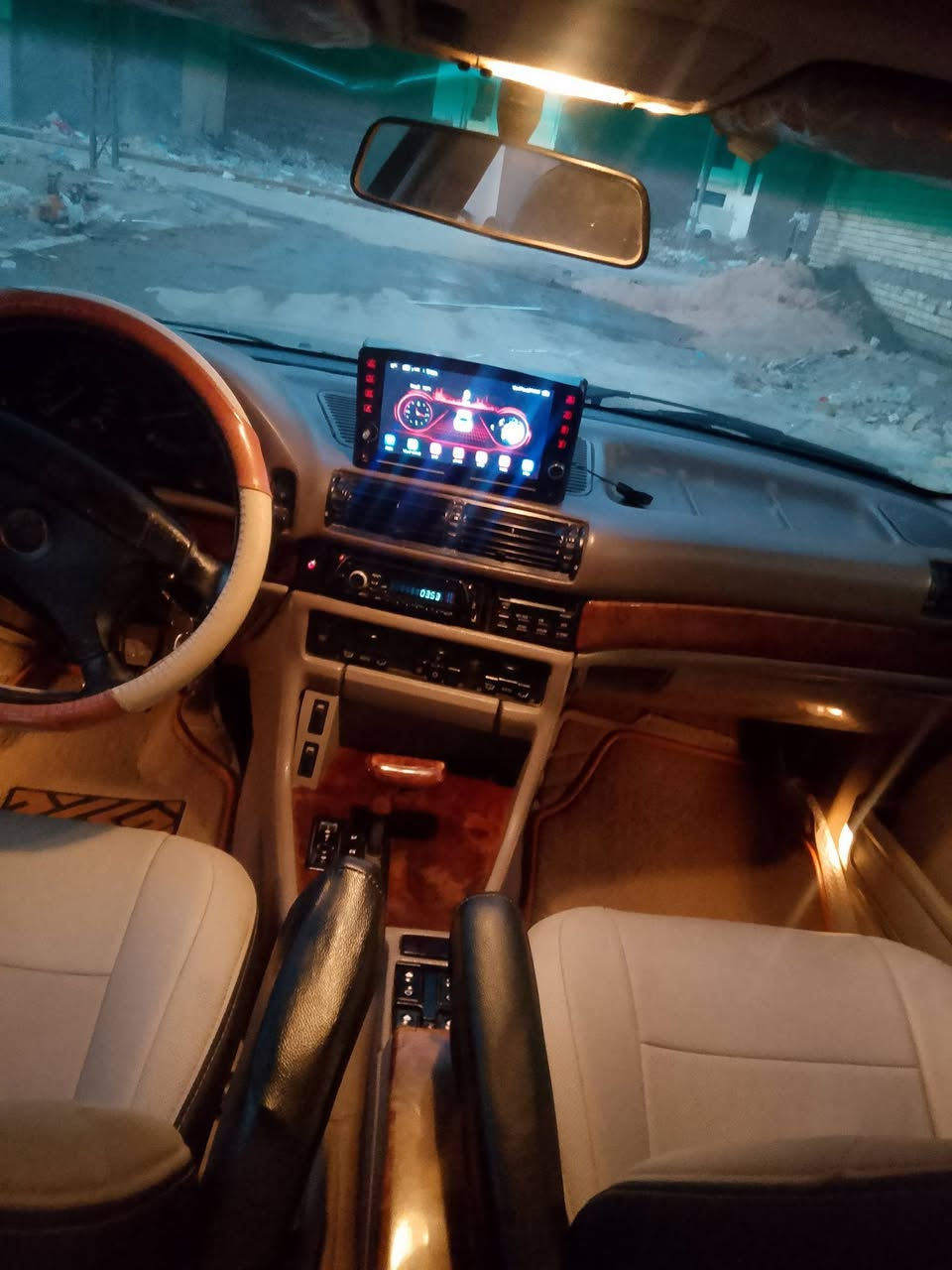 السلام عليكم
بي ام  ذ بلاديه السياره قطرت صبغ مابيه 
دبل جكمجه فول مواصفات بجم عريض 
غرفته جديده 
السعر 65 وبيه مجال 
العنوان بغداد الدوره حي دجل
رقم السياره انب

رقم الهاتف 
***********
