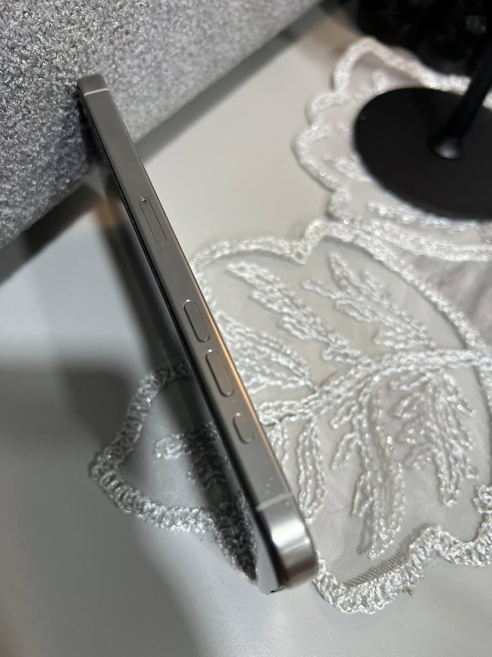 ايفون 15 برو ماكس📱
ذاكره 265 نظافه 100%‎‎
بطاريه 89 بلاديه
جهاز بصمه وجه واكفه وضهر مكسور
موضح بل صور  
دبل سيمكارت👀
سعر 850 قفل قفل
استفسار اتصال 
‏‭***********
او وتساب 
مكان الجهاز بغداد حي العامل
