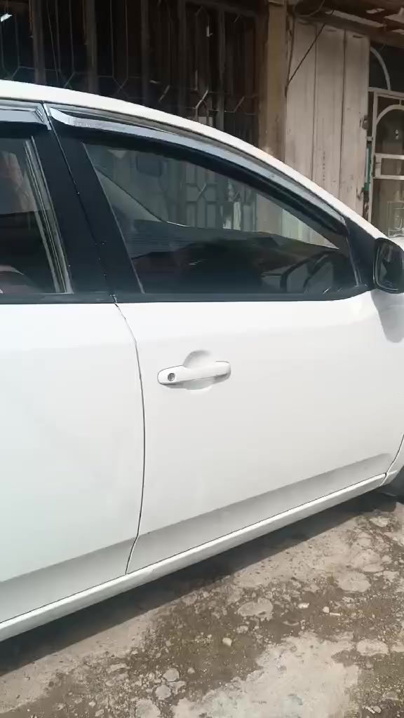 السلام عليكم كيا سيراتو 2012
السياره جاهزه كبل للشارع السعر 95وبيها مجال بسيط حك الجيه مكان السياره بغداد حي الإعلام 
***********
