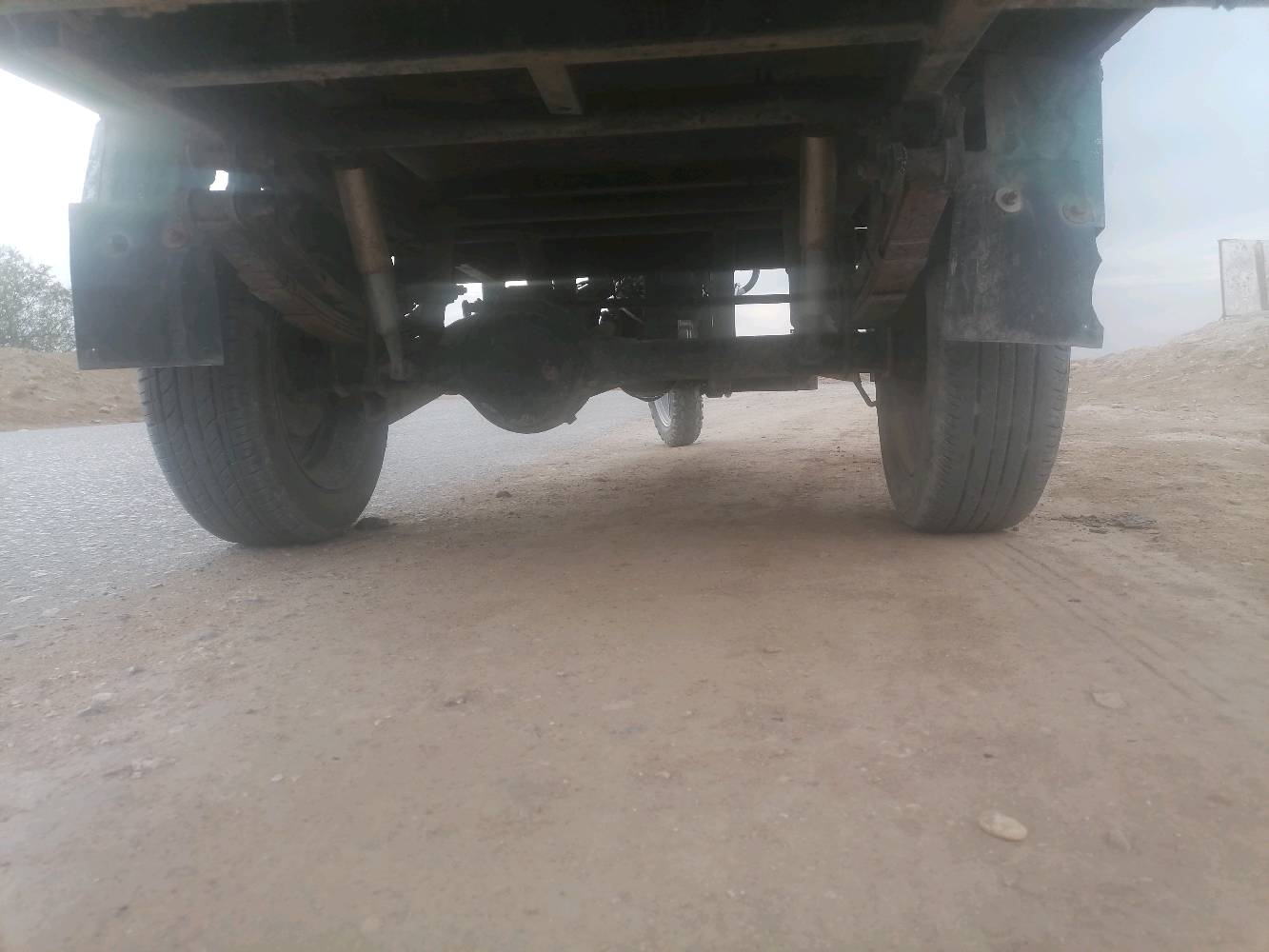 ستوتة للبيع بحالة جيدة، لونها أخضر ومزينة برسومات جميلة. المحرك قوي ونوعية 'Super Sunshining'، توفر أداء ممتاز للاستخدام اليومي في التنقل أو نقل البضائع. التصميم يسمح بتحمل الأوزان الثقيلة وفيها مساحة كافية لتحميل بضائعك المختلفة. مناسبة جداً للاستخدام الشخصي أو التجاري وتأتي مع مقعد مريح وسهل القيادة في الطرقات المختلفة.