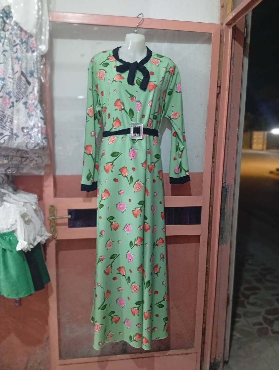 هلو حبيباتي اليوم جبت فساتين اتخبل نقشات والوان تجنن الاسعار داخل الصور يوجد توصيل بغداد محافضات والمناطق القريبة 
عنوان المحل قرية عشرة نزلة السوك محلات ابو نهاد


**إذا كنت صاحب هذا الإعلان وتريد حذفه لأي سبب، رجاءا أرسل رسالة إلى الدعم الفني**