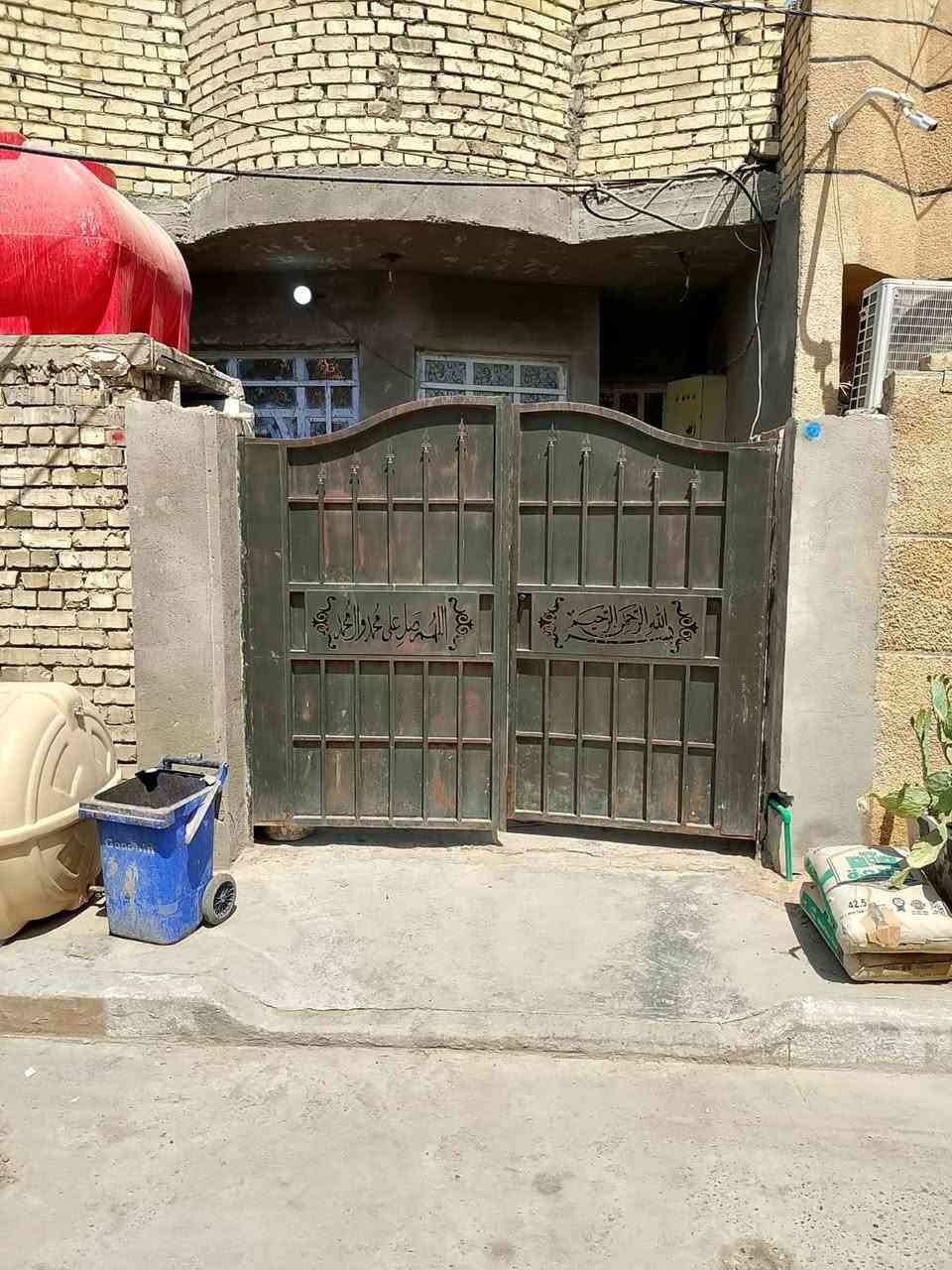 بيت للبيع 100متر 5في 20 زراعي سند 25 خدمات كامله ماء مجاري تبيلط 
الامين الثانيه شهداء النفط قرب اسواق كرار الوائلي 
للاتصال ***********
