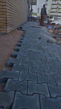 عمل انواع المقرنص، والمرمر، والبورسلين، والساقيه والكربستون ،والبازلت ...