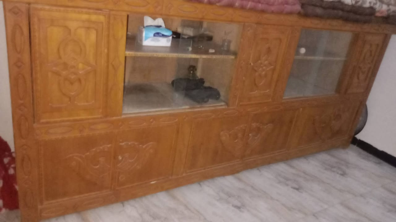 البوفيه تسكام ثقيل قياسها 3 م وربع نضافه 95 بالمئه سعرها 230 وبيها مجال الكنتور بابين تسكام سعره 100 بي مجال قليل والباب تسكام قياسه عرض ٧٧ وطوله ١٨٥ سعره ٤٠ وبي مجال


**إذا كنت صاحب هذا الإعلان وتريد حذفه لأي سبب، رجاءا أرسل رسالة إلى الدعم الفني**