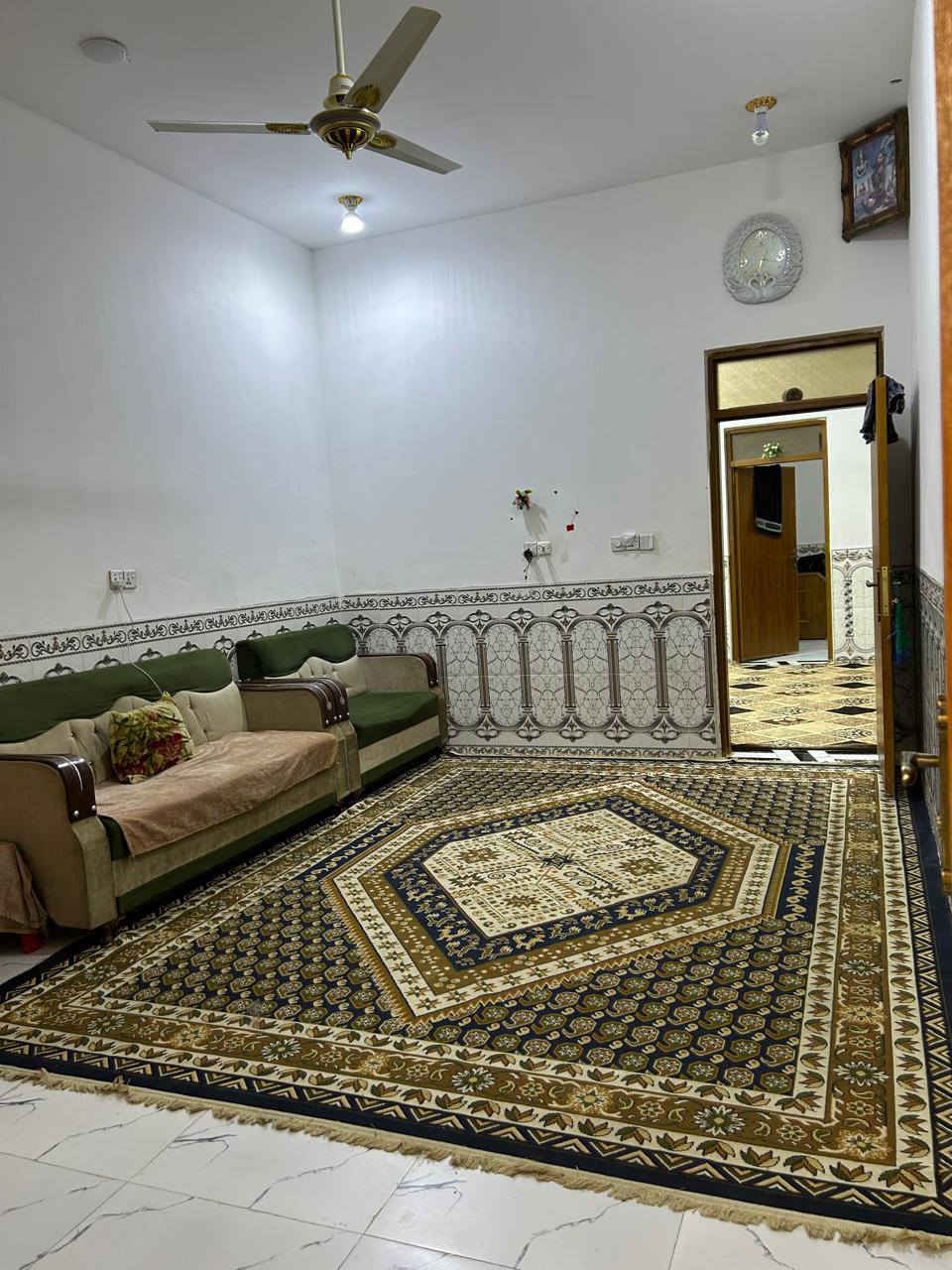 بيت البيع بحقل الخامس قرب العلوه
مساحه 250

طابق ونص كامل 

رقم القطعه 5542

طابو صرف 

قفل قفل 125 سعر 
علمن البيت ما عليه اسكان طابو صرف 

رجان لحد يخابرني ويكسر بسعر البيت 

***********
