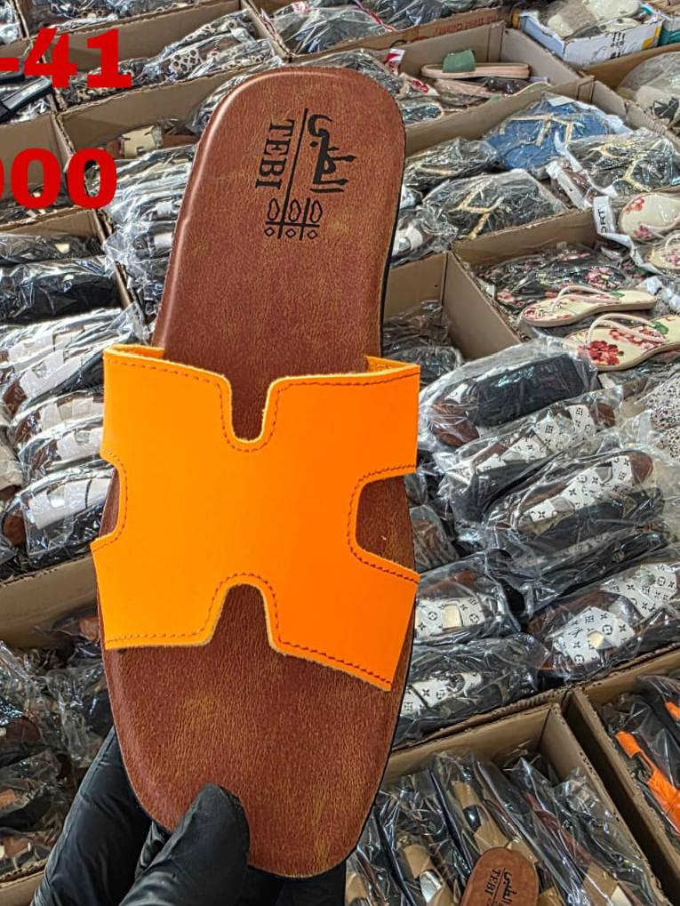 شحاطه  هرمز وديور طبي 
قياسات 31-41 الكارتون 30قطعه سعر الكارتون 75
***********  واتساب يوجد توصيل لجميع المحافضات
