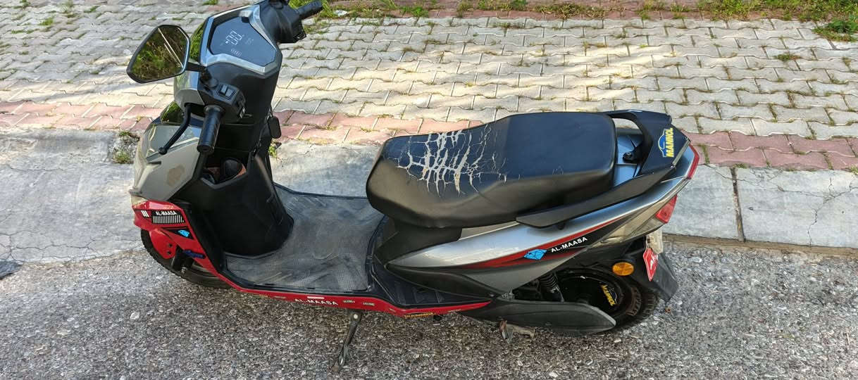 للبيع ميتور شحن
6 بطاريات دبل 27 امبير جدد 2025
ملف 2000W 
تاير خلفي جديد امامي نص عمر 
3 سرعات + R رجوع
مخرج شحن Usp 
ملاحظة. الميتور شغال عزم نار 🔥
سعر 550 الف و مجال
للتواصل ***********

