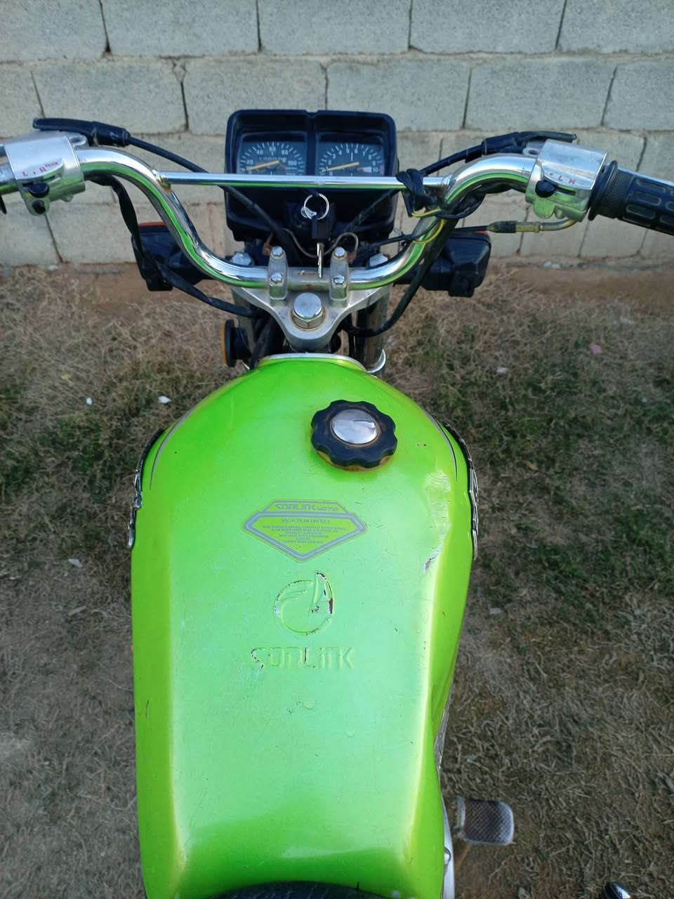 دراجه نامه برو موديل 2022 محرك بلادي فول نضافه ونشاط ( تشغيل نكره كهربائيات شغاله كامله) السعر ( 325)وبيها مجال حك الجيه *********** خاص ما جاوب الشراي يتصل السكن ديالى ( ناحيه كنعان)
