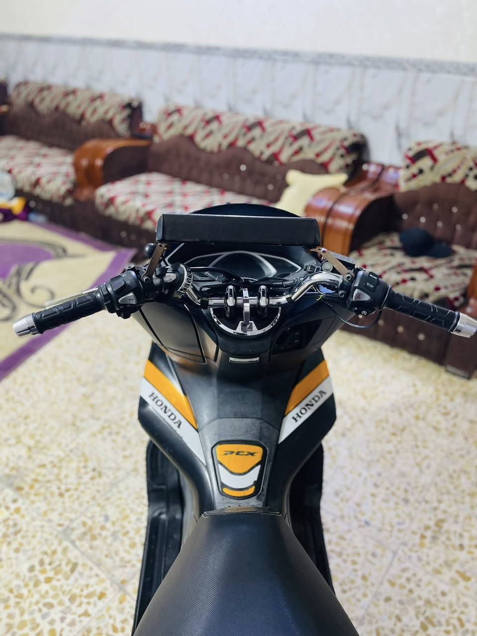 سلام عليكم 
بي سي اكس جيل ثالث
2020
دراجه نضيفه وحلوه كدامك 
مكينها تخبل ناعمه مامفتوحه ومابيها تنقيص ولا تبخير 
حساس ازدحام حساس استاند كلها شغاله 
بلاديه دراجه تدفئه بليدات 
سعرها 12ونص قفل
مكاني بغداد البلديات 
***********
