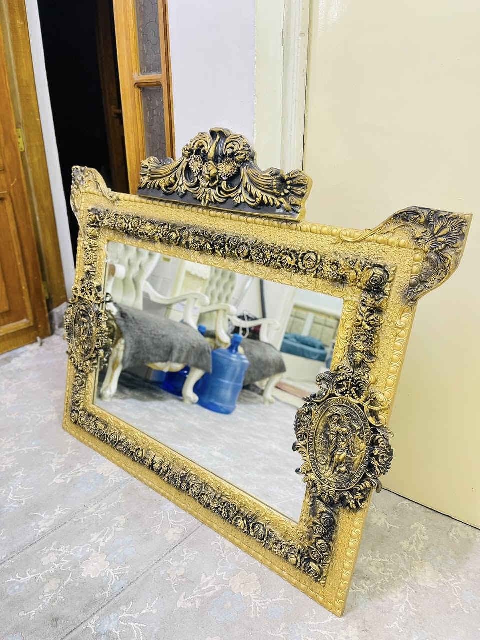 السلام عليكم..
مدخل ( مرآة بدون ميز ) للبيع 

السعر  35 ألف 

المكان : بغداد - الاعضمية 

للأستفسار يُرجى الاتصال على الرقم ادناه :

 ***********
