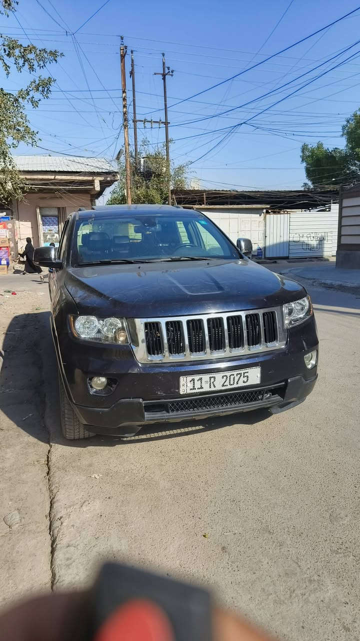 السلام عليكم جيب موديل ١١ 
رقم دولي بسمي سنويه جديدة
فول مواصفات لميتد 
فور ويل ماوس تحكم 
كير مكينه خير من الله جدد
حادث امريكا جاملغ وبنيد فقط و بالعراق بيهة قطع صبغ ابيع عام 
بدون ضربه قويه 
مكاني بغداد سعرهة ١٢٥ واليشوفهة غاليه عليه يخلي كلمه طيبه 
رقمي***********
