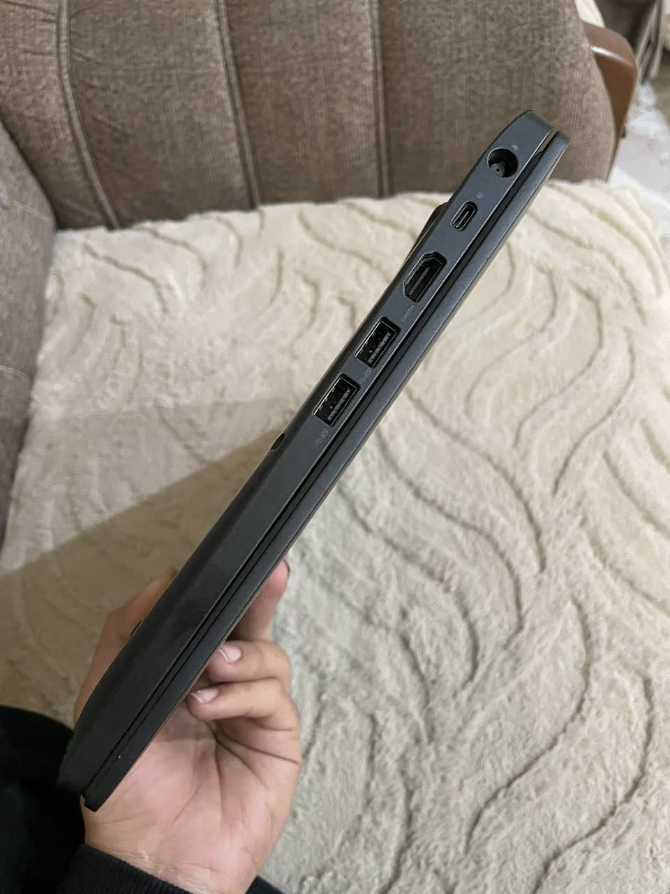 السلام عليكم لابتوب ديل للبيع  اسمه Latitude 7490
المعالج /i7جيل ثامن 
الرامات/8DDR4
الهارد /256SSD 
كرت شاشه داخلي شير 4G
كلش نظيف ومابي اي خلل بحاله الشركه مكاني بغداد 
واتساب ***********
والي يريد توصيل اكدر اشوفله شركه توصيل 
السعر 310الف بي مجال قليل
