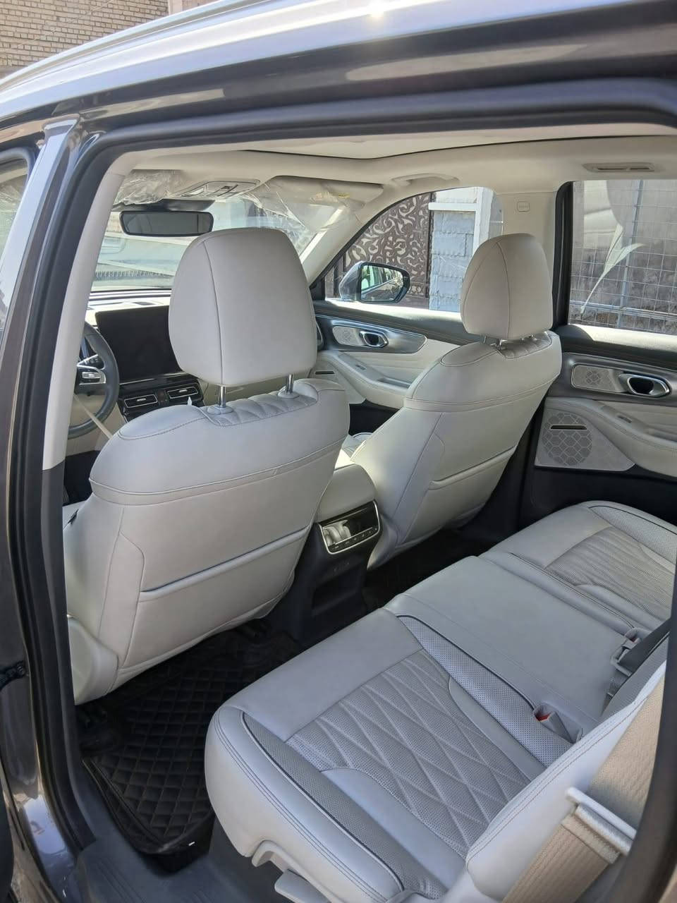 السلام عليكم .
🔥 للبيع GAC GS8 🔥
🚘 GAC GS8
🎨 اللون: رصاصي
✨ فول مواصفات
🛞 2 ويل
📏 الممشى: 9000 كم
✨ المواصفات: • شاشة كبيرة
• كاميرات 360
• سقف بانوراما
• تشغيل بصمة
• كراسي جلد
• تبريد وتسخين مقاعد
• رادار وحساسات
• باب خلفي كهربائي
• نظام صوت ممتاز
• إنارة LED كاملة
✅ السيارة نظيفة جداً
✅ طخه خفيفة بالباب فقط
اخوان اني مكلف بالنشر 
الاتصال والاستفسار ع رقم صاحب السياره
***********
