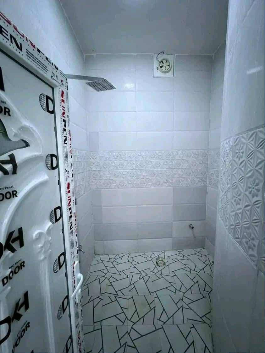 دار البيع 200 متر البيع منطقة حي الغدير الثانيه عله ساحه قاط واحد بناء حديث الاستفسار اتصل رقم ***********
