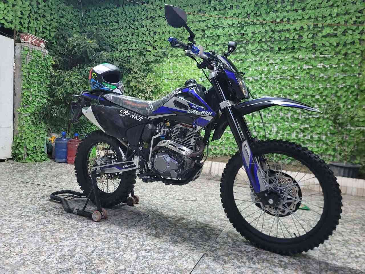 السلام  عليكم شباب قفاز للبيع CRX /AKR الصنع ماليزي مو صيني  بعده بحالت الوكاله عليه جنط مال جي اس رحال  ماشيه اقل 3000 زيرو موديل 2025 شهر 1 يوم 1 صارله 24 يوم من نازله مكاني بغداد حي اور *********** رقمي
