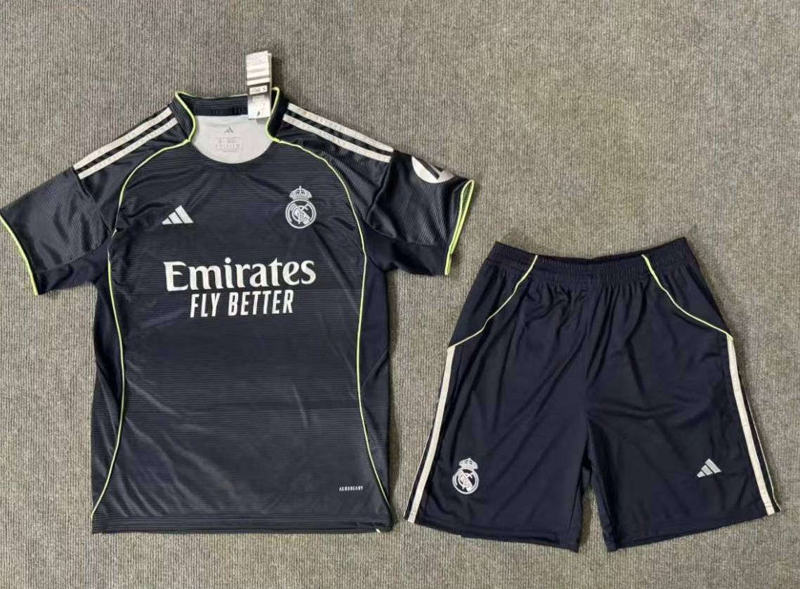 دريسات انديه 2026 الخامه التايلنديه درجه اولى🔥✅
بس 🔟 الف 
متوفر توصيل لكل شبر بالعراق 
للحجز راسلنا خاص او اتصل على الارقام التاليه :
***********
***********
#دريسات #العراق #رونالدو #ملابس #ميسي #اندية
