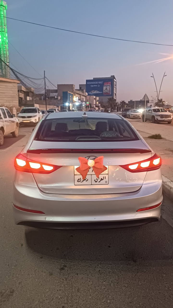 السلام عليكم النترا موديل 2018امريكي نص مواصفات للبيع سياره ماشي 103محرك مامفتوح سياره بدون ارباك بدون صبغ حادت بس دعاميه خلفي موجود بل صور الوان سلفر مكان موصل ***********/0781641888
