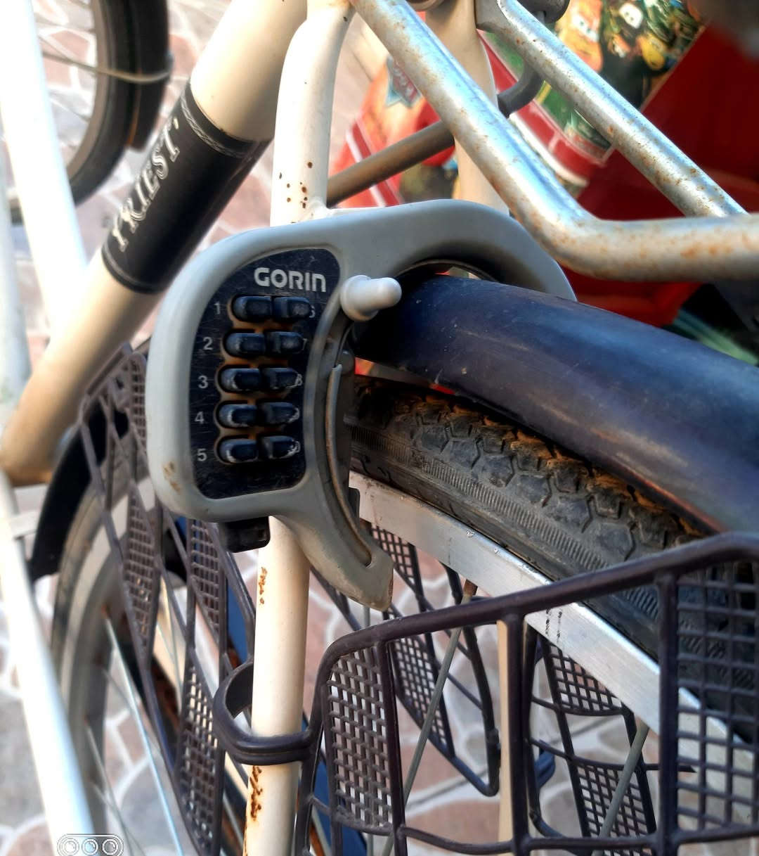 نظيف كلش حجم 28 للبيع موجود عنكاوا
***********
