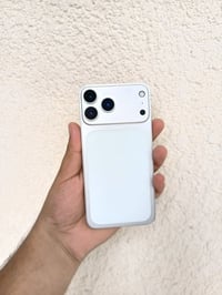 آيفون ١١ برو ماكس • ٢٥٦ • بطاريه ٨١%