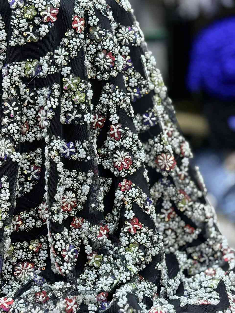 كيبور مشغول بكرستال 💎وقصب 🫧🫧
تصميم عصريه ممزوج بين الرقي والفخامه مع بصمات فاخره من القصب والألوان مريحه للعين وتجذب كل الناس 
#اقمشه_زيد_الشيباني_مشروع_مصداقيه_واضحه 
سعر المتر 20 ألف 
للحجز الاستفسار مراسله الصفحه او 
***********                           _                ***********
