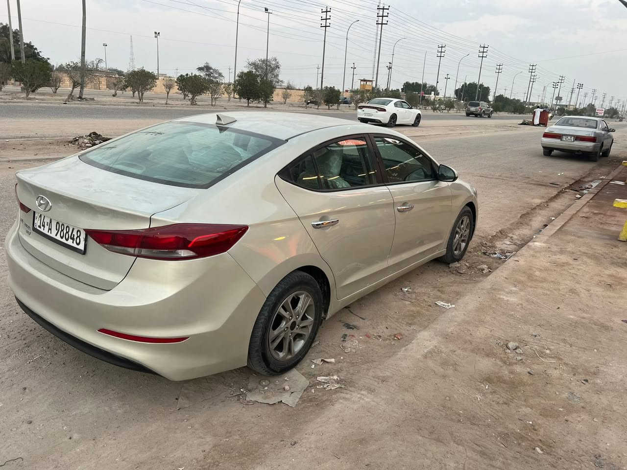 سلام وعليكم الانتره مديل 17 سياره حره رقم بصره دولي سنويه جديده سياره جاهزه من كلشي واد امريكي بيه بس بنيد مبدل بدود اي ضربه داخليه سياره جديده وجاهزه مكينه وكير وتخم تاير كله جديد سعر 112  بيه مجال  بيه جراد قليل بكاني بصره ***********
