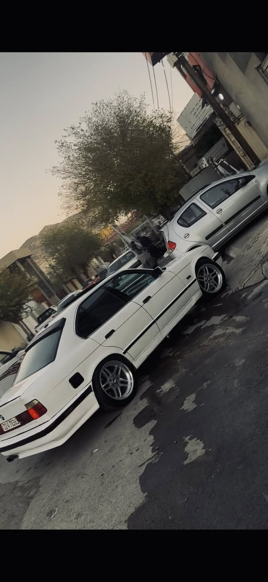 سه ره تا به ناوي خواي گه وره و ميهرابان
BWM
بؤفروشتن موديل ٩٢فول به س گيرعادي  
525بلاد گيرعادي 
ليدراوي نيه 
ئاوينه گوي به رخ
جوار جام كاره  با
سلايد
ده عامي بشودوا كراوابهM
بيش پان 
عه تري پان
جوار تايه و ويلي تازه كراوه تا سه ر 
سه نه وي هه زه هه مووي نويه تا2030
به شه رت ته حويلو  كيرو مه كينه و موسو براوا ته قه و ره قه ي به شه رت 
دينار مه سروفي تيانيه  سه ياره كه مالي دووسته 
هه رعه يبي كو١٠٠$بشكينه 
***********واسئاب..
