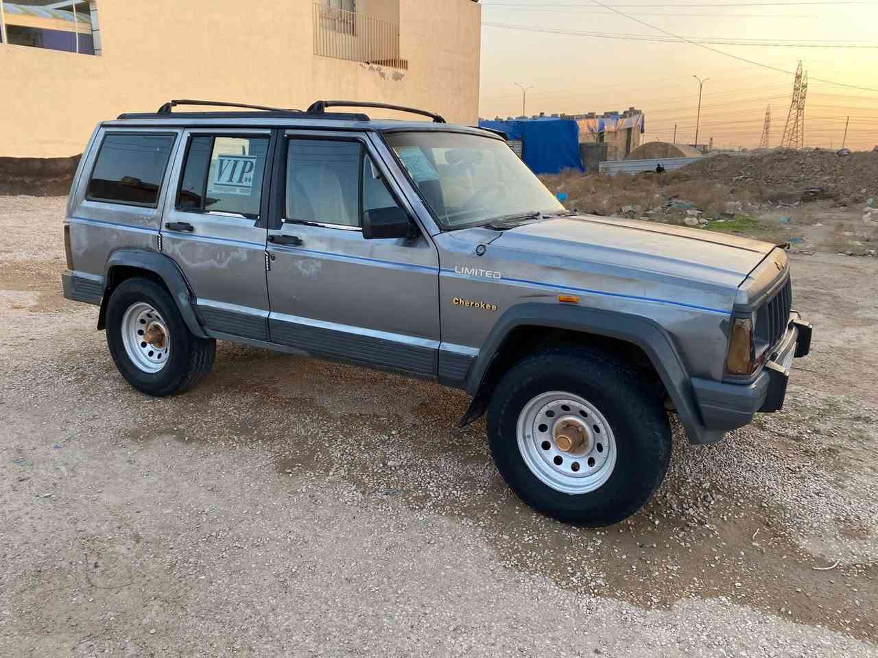 جيب شيروكي موديل 1991
محرك وكير بلادي 6 سلندر رقم انبار الماني سنوية كارتونية نافذة 2019 سيارة بلادية عدا طخة بسيطة بالجاملغ الخلفي فقط مكانها فلوجة السعر 28$ وبيها مجال بسيط للاتصال ***********
