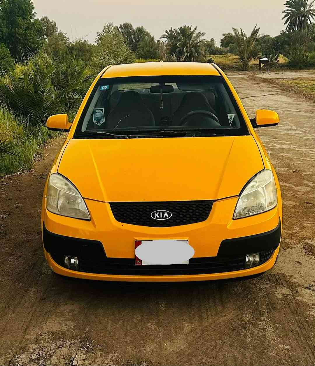 السلام عليكم 
كيه ريو موديل 2009 وارد امريكي 
سياره مكفول مكينه كير حداديه كامله 
تخم تاير جديد 
نقص تبريد فقط 
ضربتها جاملخ امامي وبنيد 
عدا ذلك السياره جاهز 
لاستفسار اكثر الاتصال ع الرقم ***********
السعر 73 وبيها مجال بعد المعاينه والفحص
المحافظه ذي قار
