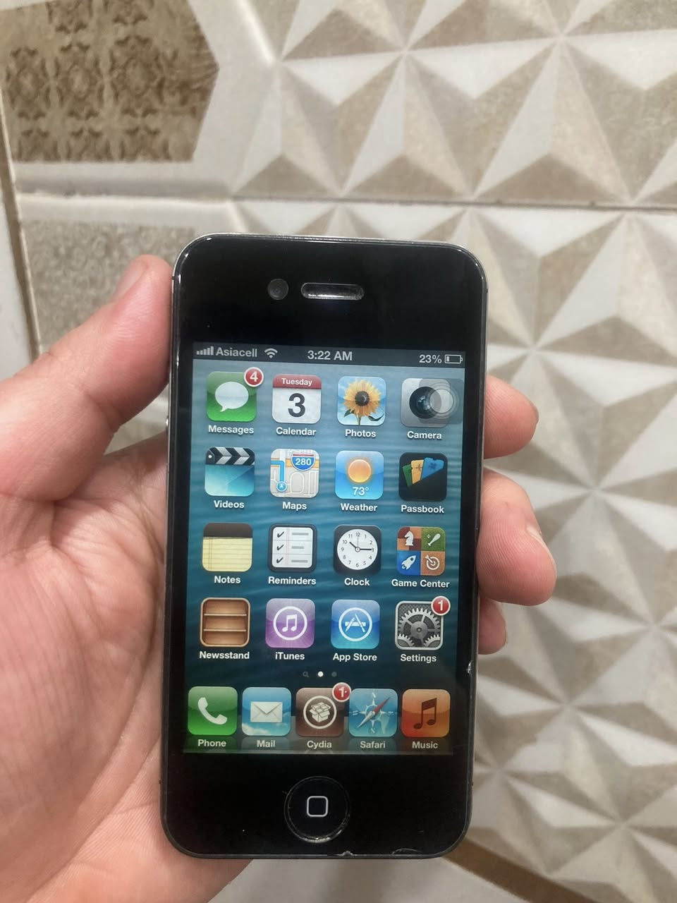 iPhone 4s 16GB
iOS 6
جيلبريك سيديا 
يوتيوب شغال برنامج قديم 
مفتوح شبكه اتصال رسمي على كل الشبكات 
للحجز واتساب او خاص ***********
يوجد توصيل 
توجد قطع ثانيه اصدارات قديمه مقفوله شبكات اتصال فقط نت يشتغل

