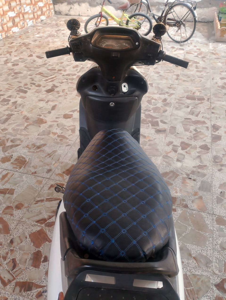 سلام عليكم عندي دراجة اسبيسي يابانية نضيفه دراجة حلوة موديل 22دراجه أي نقص مابيه  قبك ماتري قبق جنطه غير ذني مابيه مكاني واسط نعمانيه سعر دراجة 550/رقم الهاتف ***********
