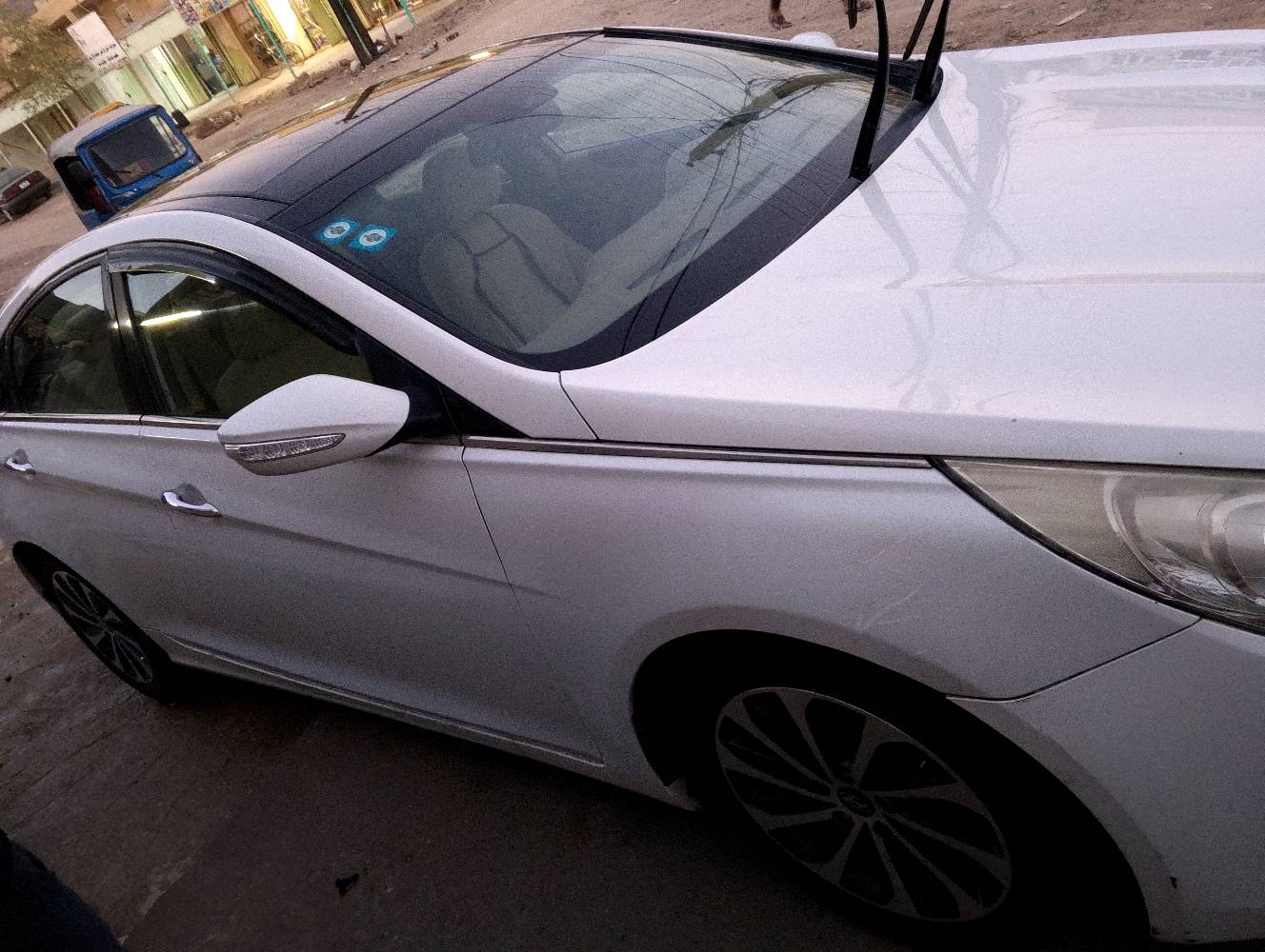 سوناتا خليجي موديل 2011 رقم بغداد باسمي بيها أربع قطع 3 تبديل وحده صبغ والتكمة واكعه عليها القمرية صايره كرمه بيها خفيفه العنوان بغداد أبو غريب 