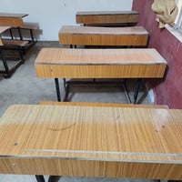 مستعجل البيع ٢٠ رحلة (١٢٠سم) استعمال قليل وعشرون كرسي ستول  ومراوح عدد...