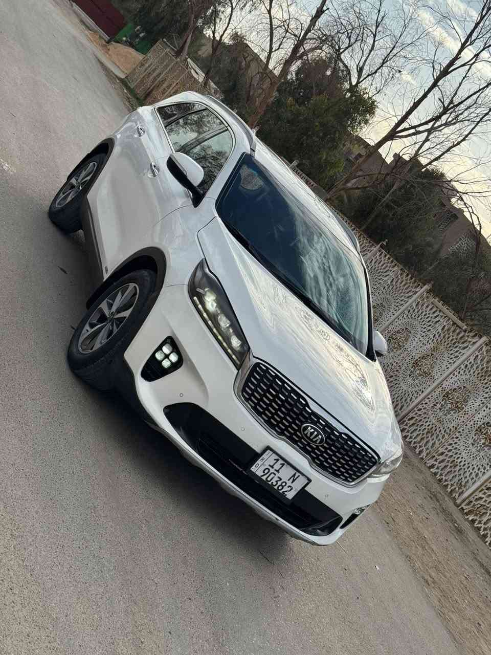 سلام عليكم كيا سورنتو وارد امريكي 
للبيع موديل 2019سياره جديدة 
صدر تخم تايرات كير مكينه تبريد كله مكفول 
جديده ماشية ٩٠بسمي تحويل ثاني يوم 
ارقام وهزه جديده غرامات صفر
 فول عده الفتحة رادار جانبي وامامي كامره دواره كشنات جلد تتافئه تبريد خزن ميموري تبريد ٣ قطع ٧راكب محرك ٦ سلندر لايت كشافات سياره كلش جديده وحلوه السعر215$ يعني شتدين و ١٥ ورقة مكاني بغداد لاستفسار ***********
