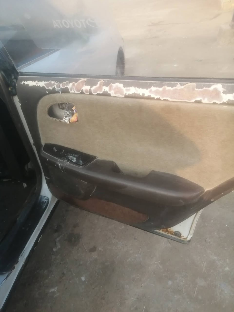 السلام عليكم.. سياره مكصوصه جنطه معامله كامله صاعده هزه رقم بغداد مكينه كير حداديه تخم تاير.. *********** السعر ٣٢ بيه مجال.. قابل للمراوس وفرق
