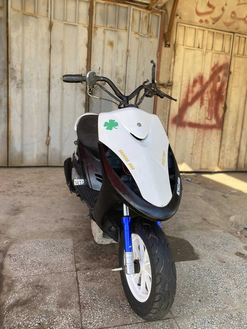 سلام عليكم شباب دراجه ماكس مال لعب بس مكينه بلاديه جديده الدراجه بمعنه الكلمه          / لي يحب يطب خاص او يتصل عله هاذه الرقم مكاني بغداد  المحموديه***********
