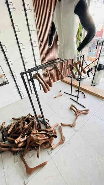 اخوان عندي غراض مال محل ملابس سكك وتعاليك  ابيعهن شلع ليريدهن يتواصل وياي خاص او واتساب *********** سعر مناسب ✅
