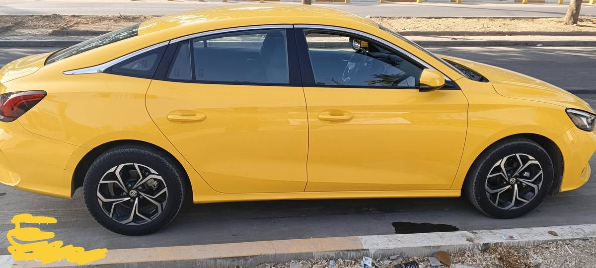 السلام عليكم 
MG GT لون اصفر (خصوصي خصوصي) موديل 23 وارد خليجي شركة بدون حادث او ضرر محرك 1500 تنفس طبيعي 
يعني تگدر تدخل حتى المطار رقم اربيل السيارة باسمي 
الهزة غير ساقطة والسنوية غير ساقكة
المواصفات بالصور مكان السيارة بغداد 
الاتصال ***********
السعر 122 وبيها مجال
