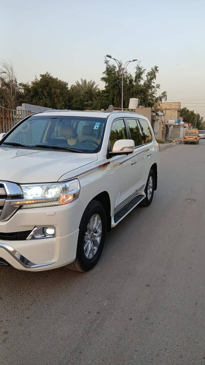 لاندي كروز موديل ١٧ ساز رقم بغداد الدولي بسمي كشنات جلد وكهرباء زراك لايت زنون عالي ناصي تخم تاير تشغيل عن بعد ماشيه ١٣٩ يوجد طخه في منتصف البنيد وتصلح اثر دراب على ستوته علمن السياره كفاله برغي ممفتوح بيها شرط السونار السعر ٤٤٥ المكان بغداد مشتل راست المعلمين ***********
