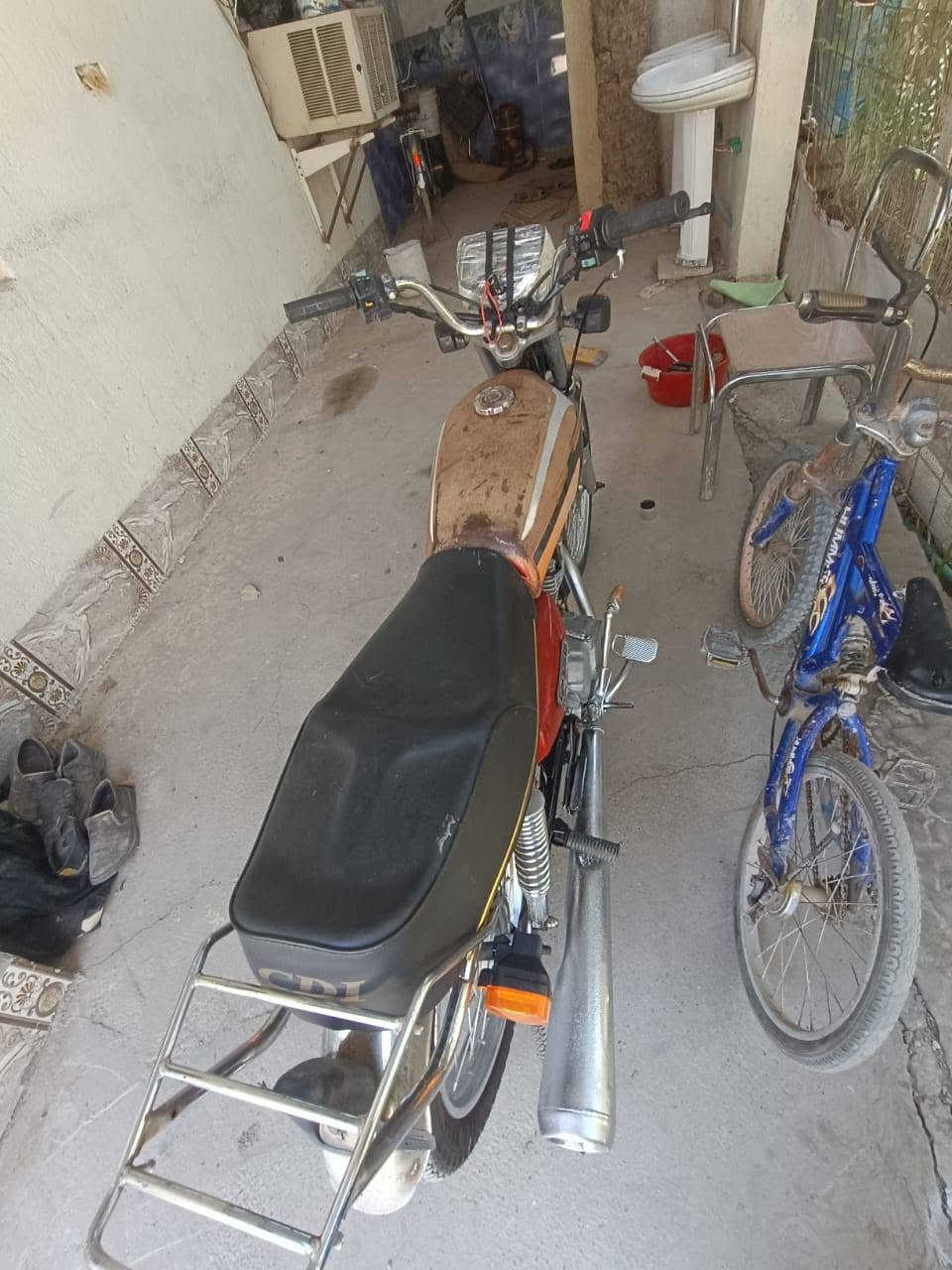 للبيع دراجه بارت خمس كير اوراق 2010مفتوحه بوشه ولفات سعر 600وبيه مجال مكان بني منصور ابو غريب رقم ***********
