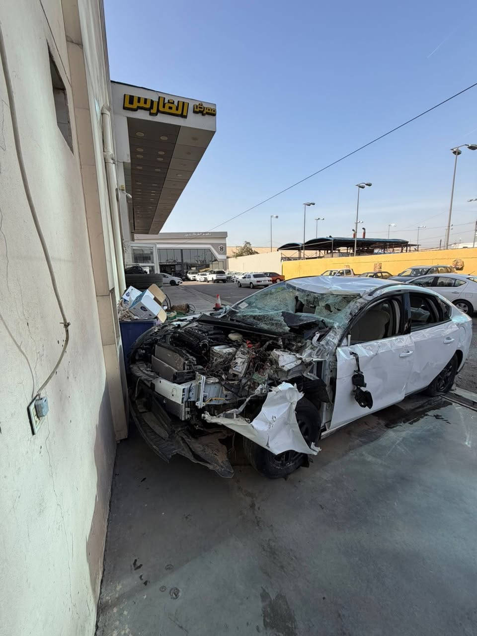 سلام عليكم بي وأي دي للبيع كير ومكينه شغلات وداخل شغال أبيع كامله العنوان بغداد ***********
