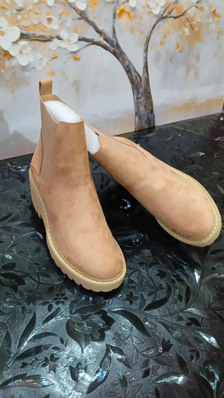 بوتين نسائي وبناتي وشبابي وبناتي محير سعر القطعه 25 قطعتين 45 التوصيل مجانا لجميع العراق بوتين نوع خفيف وراقي جدا للحجز والاستفسار *********** وتساب
***********
