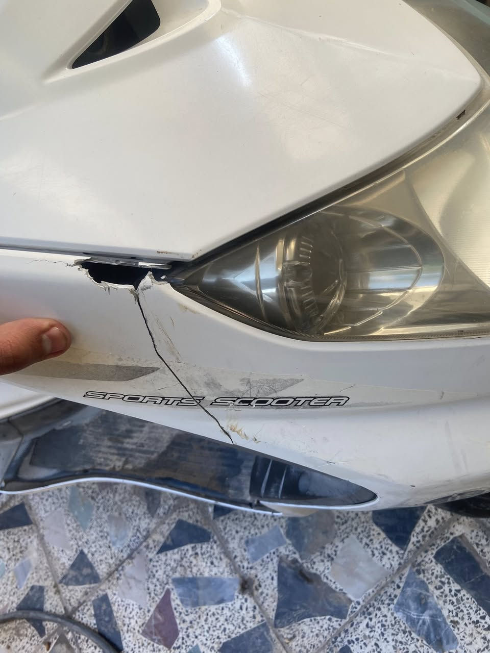 سكنس فحل مكينه جديده دراجه كلها بلاديه فقط هاي البلكفر صارت عندي قبل شويه 700 قفل من الأخير  بغداد حي اور ***********
