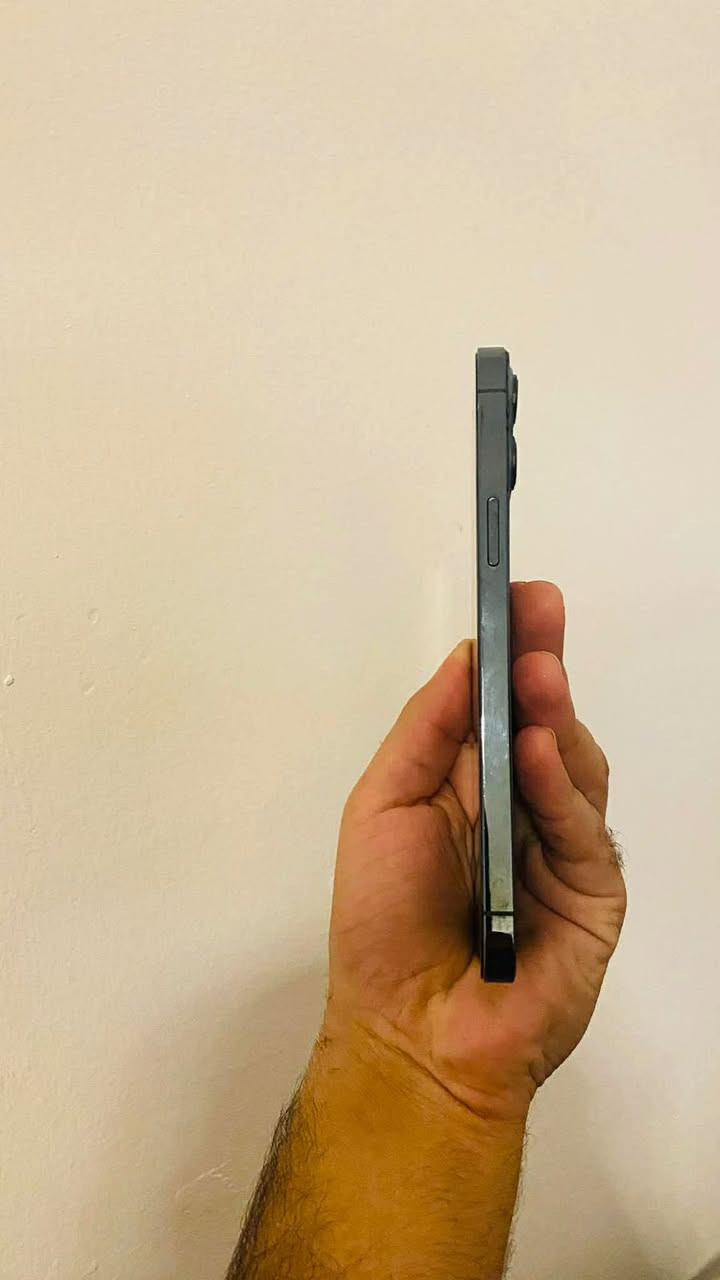 ايفون12 برو ماكس ذاكره 128 بطاريه 100 فيس ايدي متوقف مبدل شاشه وكاله فول.  السعر300 وبي مجال تواصل  ***********
