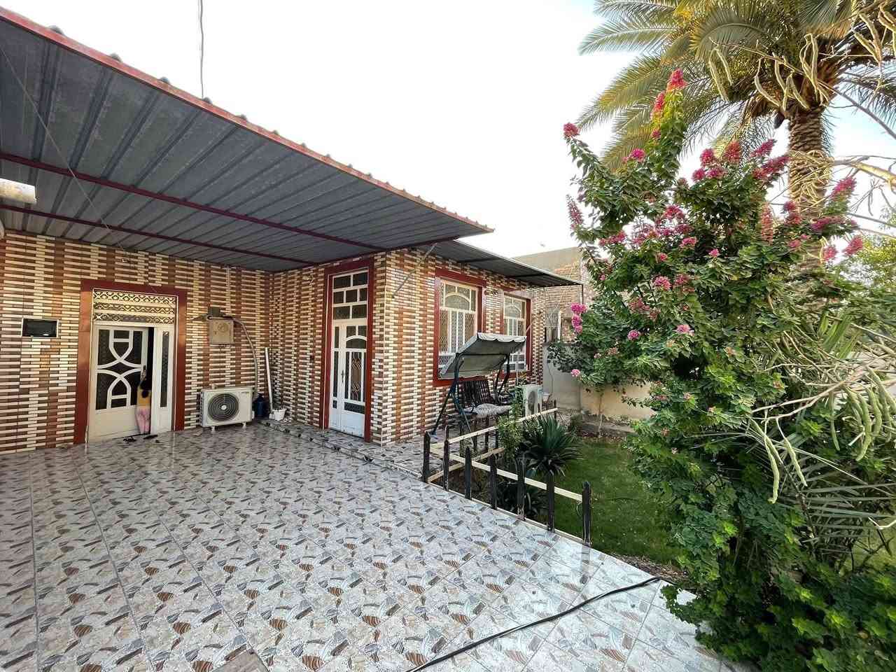 السلام عليكم 
‎دار للبيع المساحه ٢٢٠متر 
‎طابو زراعي سند٢٥ 
‎يتكون من غرفة نوم وكليدور واستقبال ومطبخ وصحيات ومناور وطارمة وحديقة كبيره كامل وجاهز من كلشي 

‎المكان حله داخل الطهمازية بشارع عيادة الدكتورة خلود قريب 
الشارع العام  

السعر 63 وبيه مجال

‎للإستفسار الاتصال ع الأرقام او الخاص او الواتساب 
***********

