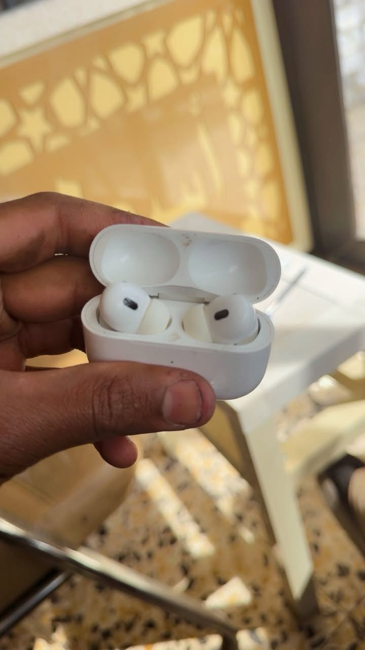 اير بودز برو2 نضيفه كلش اي نقص مابيه ملحقاته كامله سعره قفل 160 قفل مكاني بغداد البياع 
***********
