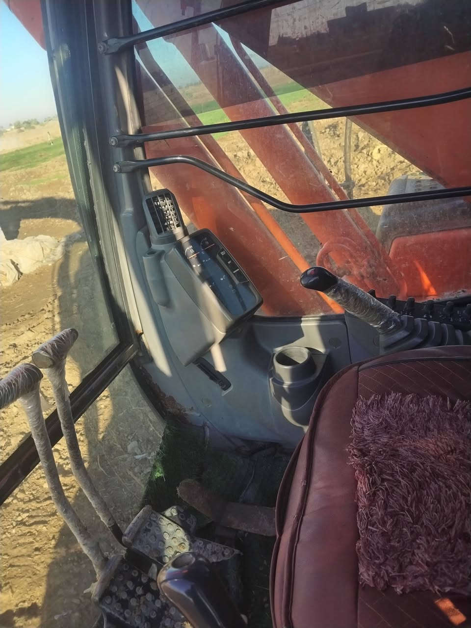 حفارة للبيع زت مكفولة كفالة عامة ***********. بيع مستعجل
