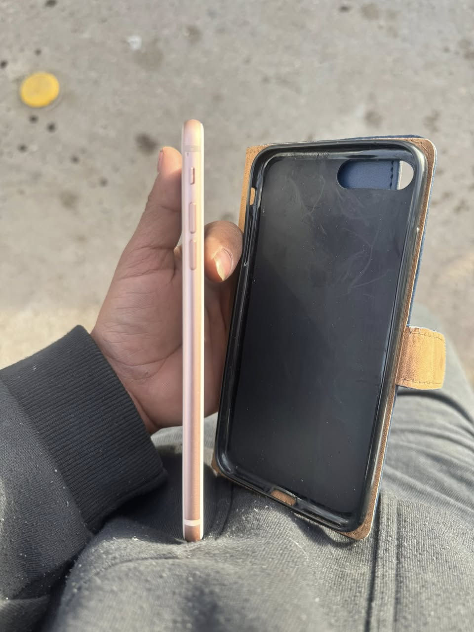 سلام عليكم ايفون 8 بلس نضيف كلش شخط مابي لا مفتوح ولا مصلح كامل من كلشي بصمه وكلشي ببجي 60 فريم العاب كله كامل بطاريه 77 بلادي لا مبدل ولا شي ولا يصرف ابد استخدمه يمي وشوف السعر 150 وبيه مجال للشراي مكان حله مركز بابل حله مركز باب المشهد ويوجد توصيل داخل الحله رقم وخاص ***********
