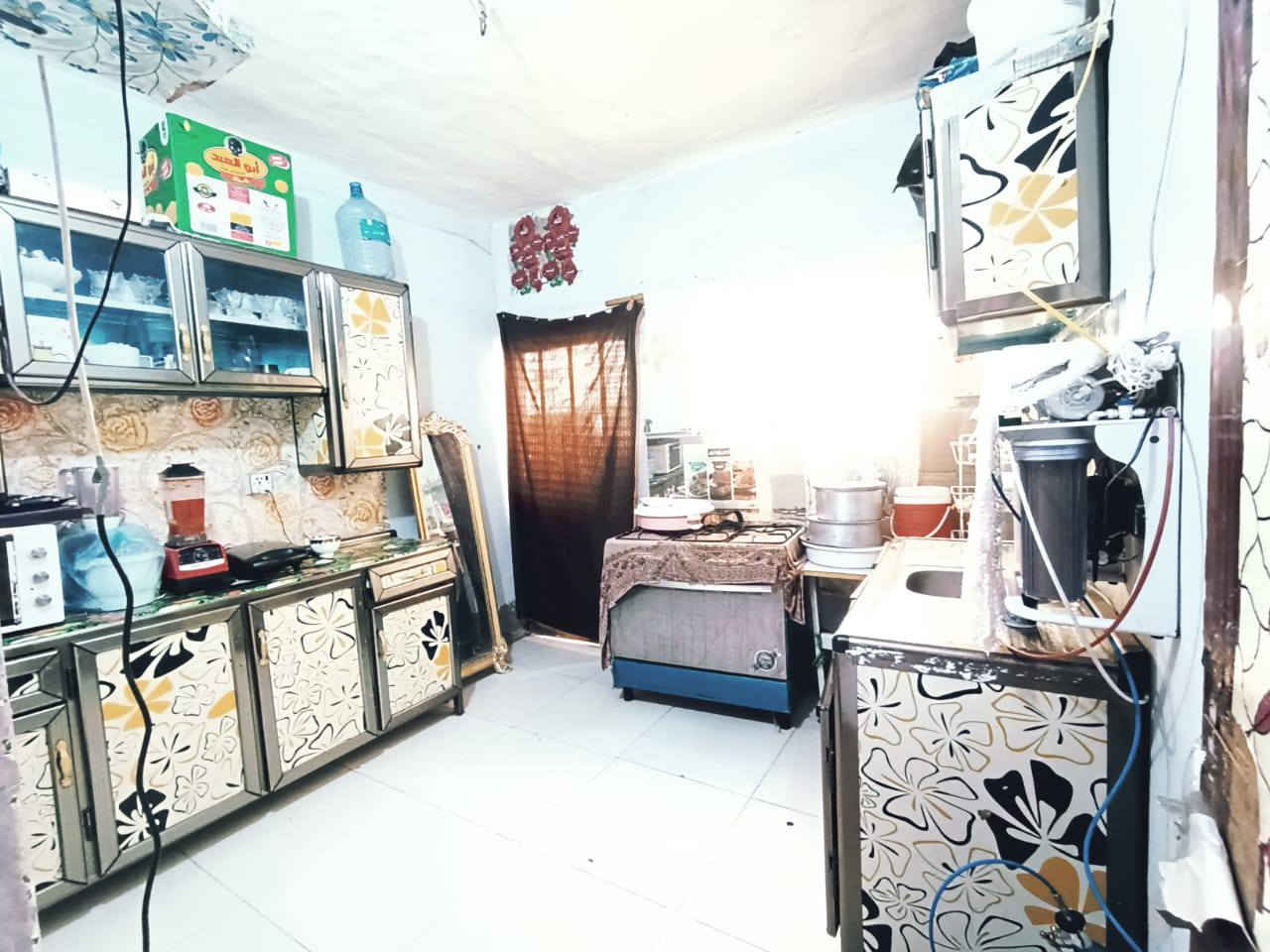 السلام عليكم دار للبيع في منطقه التضحيه قرب مركز شرطه الفداء مساحه الدار 215متر البيت 
متكون من 

غرفه نوم 2✅

مطبخ ✅

حمام داخلي ✅

صاله ✅

ديوانيه كبيره ✅

طارمه كبيره ✅

صحيات خارجيه ✅

منور محيط بل دار ✅
للتواصل ***********
