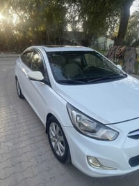 اكسنت ٢٠١٥ • ماشية ١٦٠٠٠٠ • رقم نجف ٢٠٣٠