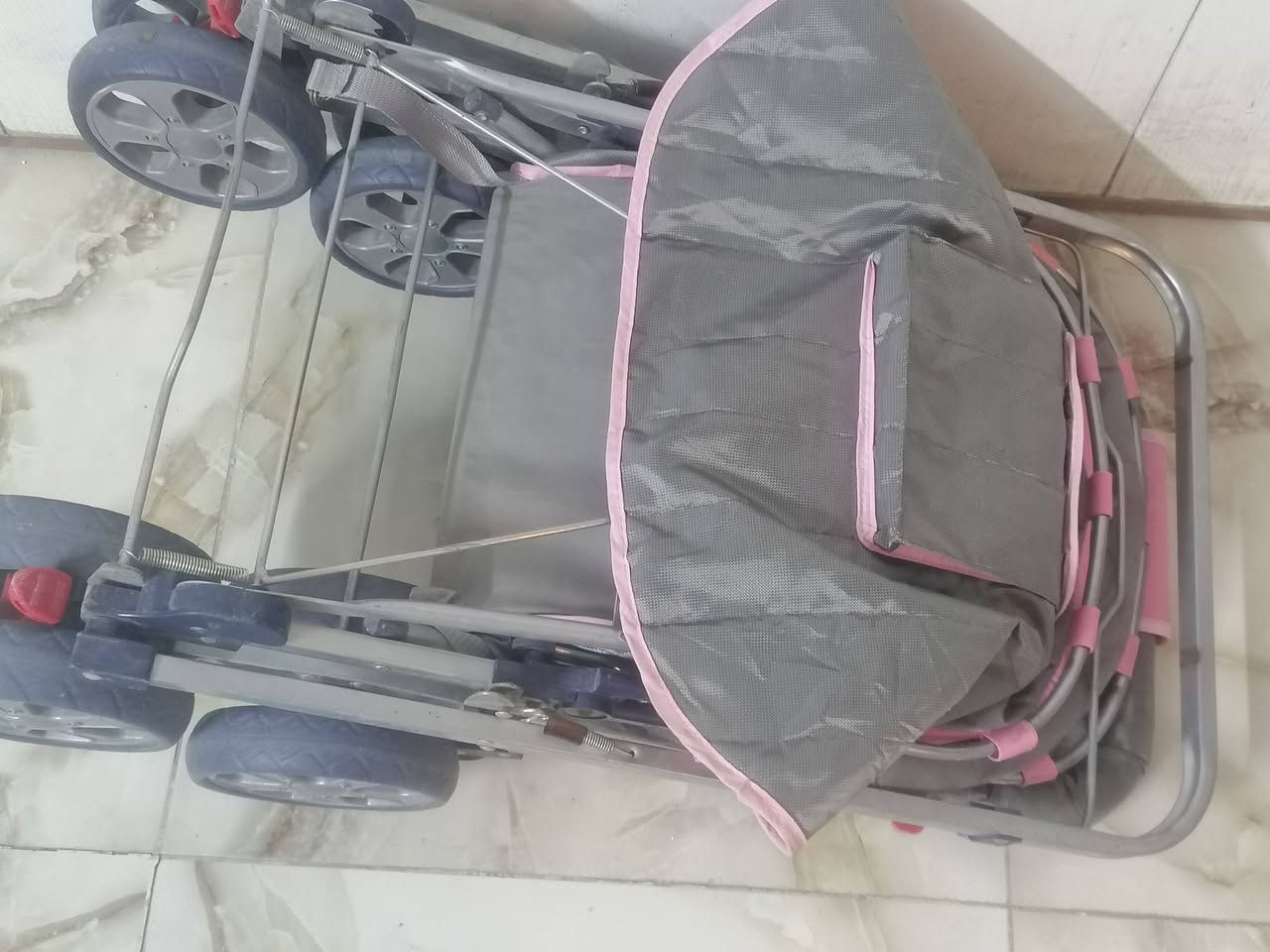 للبيع سعر مكتوب عليه مكان بغداد شعله اكو توصيل محافضات وداخل بغداد توصيل 5


**إذا كنت صاحب هذا الإعلان وتريد حذفه لأي سبب، رجاءا أرسل رسالة إلى الدعم الفني**